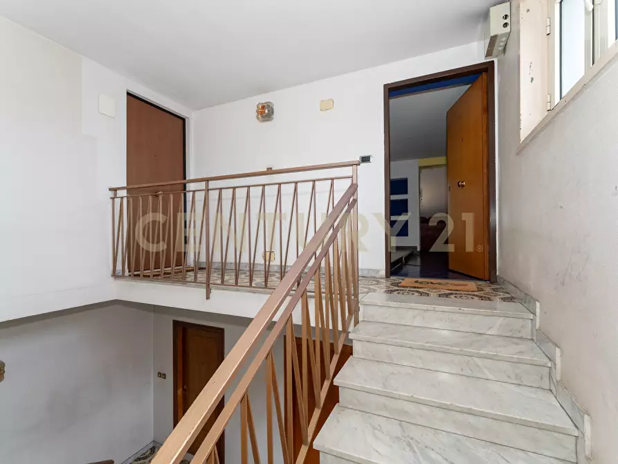 Immagine 41 di Trilocale in vendita  in Via Antonio Gramsci 23 a Gravina Di Catania