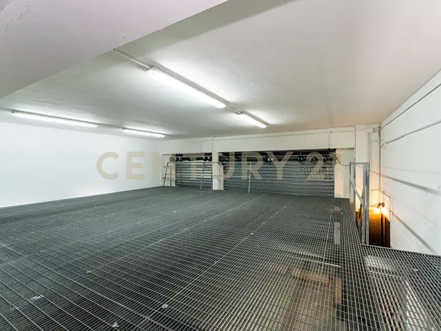Immagine 21 di Garage in vendita  in Via del Rotolo 42/B a Catania