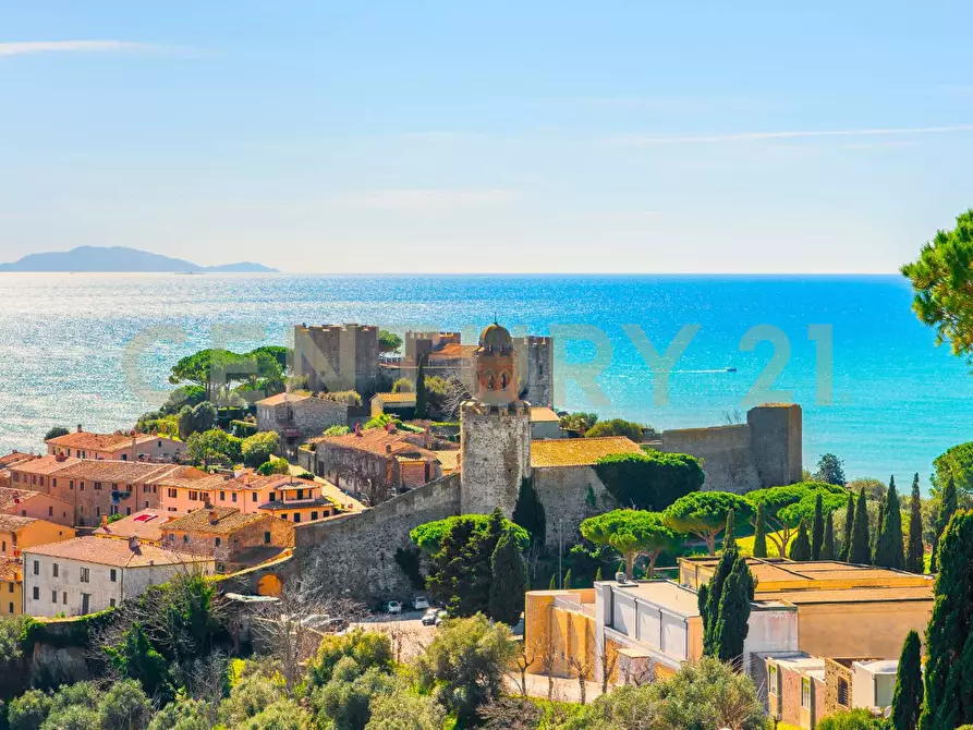 Immagine 5 di Quadrilocale in vendita  a Castiglione Della Pescaia