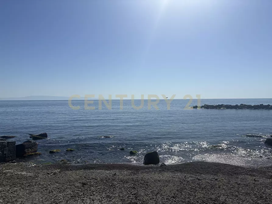 Immagine 33 di Pentalocale in vendita  in Via Francesco Baracca 59 a Riposto