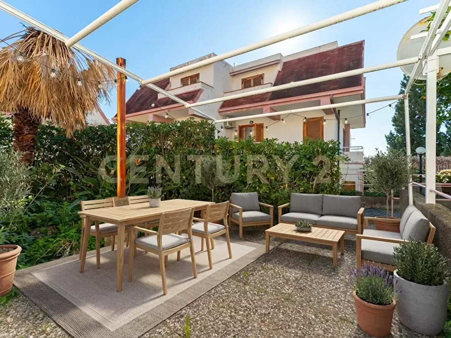 Immagine 1 di Bilocale in vendita  in Via Nazionale 74 bis a Letojanni