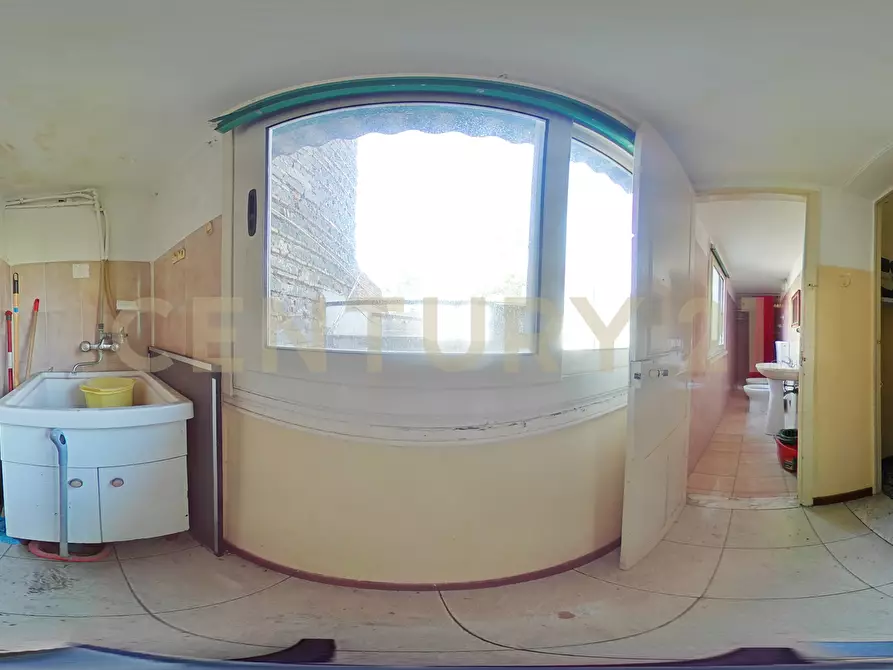 Immagine 42 di Bilocale in vendita  in Via F. Bianco 2 a Catania