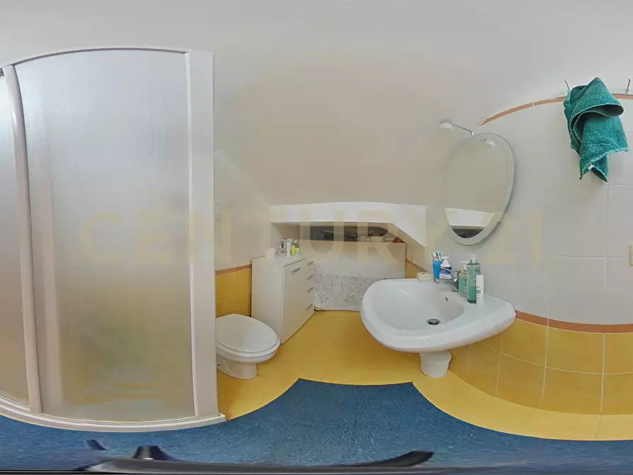 Immagine 39 di Trilocale in vendita  in Via Spiaggia 306 a Catania