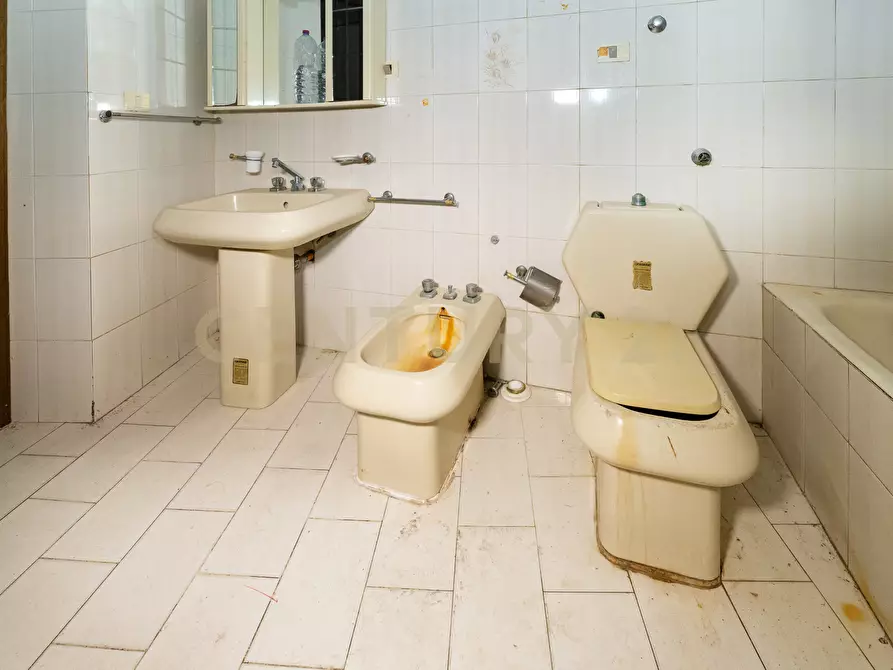 Immagine 16 di Appartamento in vendita  in VIA LUIGI STURZO 129 a Caltagirone