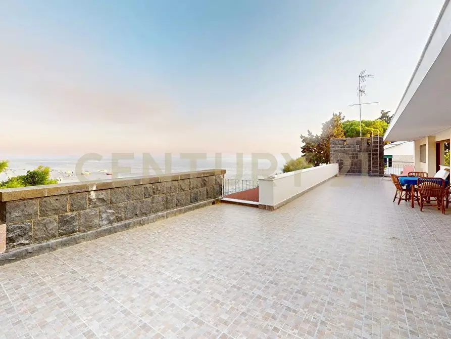 Immagine 54 di Villa in vendita  in Via Garitta 62 a Acireale