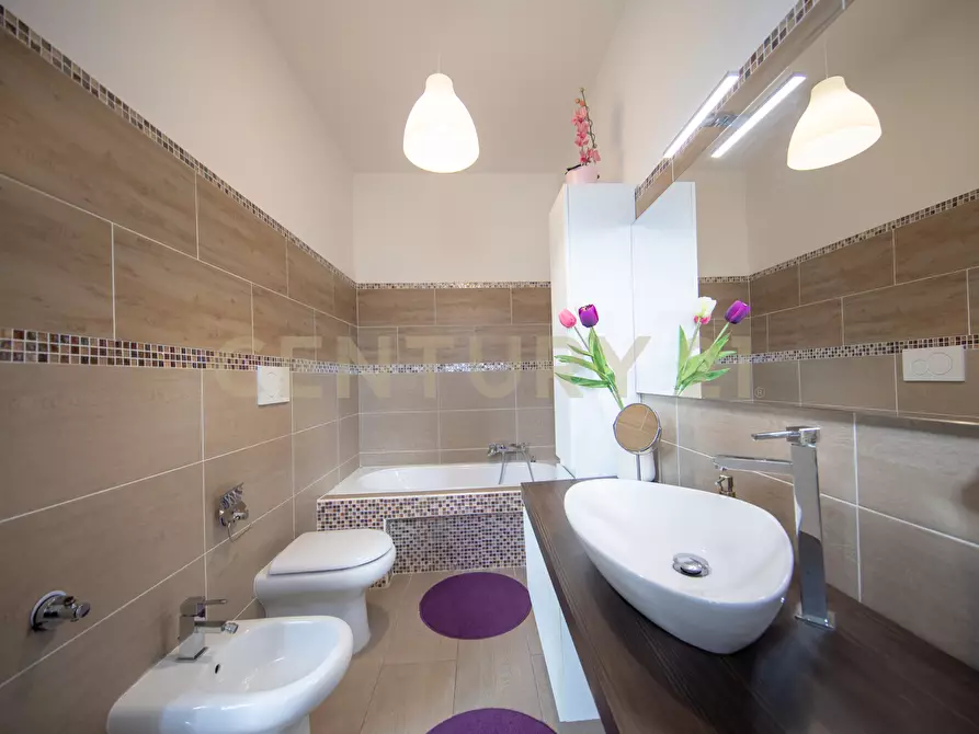 Immagine 22 di Quadrilocale in vendita  in Viale della Venezia Giulia 151 a Roma