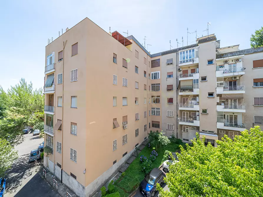 Immagine 34 di Quadrilocale in vendita  in Via Giovanni Verga 81 a Roma