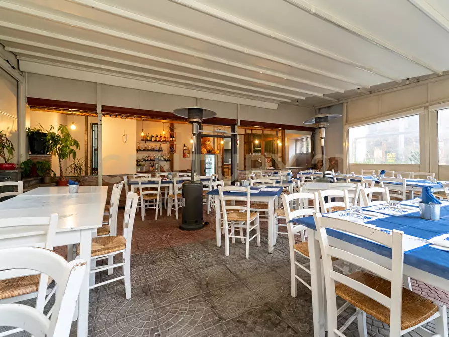 Immagine 26 di Pizzeria / Pub in vendita  in Via Umberto 80 a Sant'agata Li Battiati