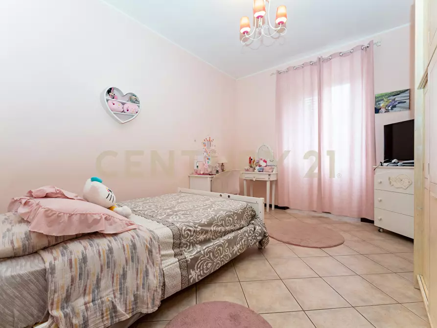 Immagine 17 di Pentalocale in vendita  in Via Crocifisso 26 a Aci Castello