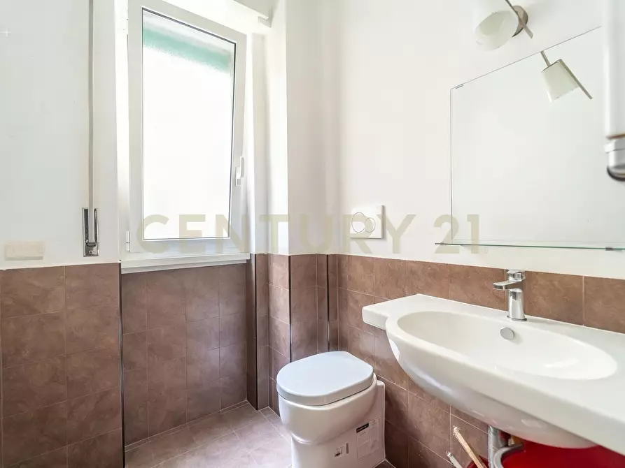 Immagine 16 di Pentalocale in affitto  in Via di Vigna Stelluti 157 a Roma