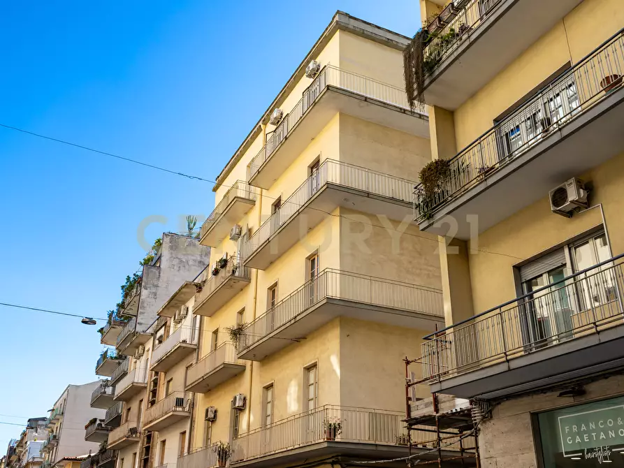 Immagine 24 di Pentalocale in vendita  in Via Milano 60 a Catania