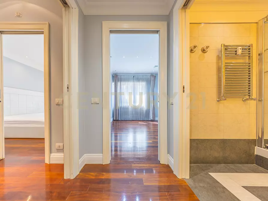 Immagine 21 di Appartamento in vendita  in Via Bevagna 68 a Roma