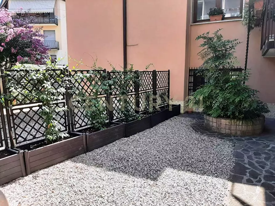 Immagine 1 di Porzione di casa in affitto  in Via Giacomo Favretto a Verona