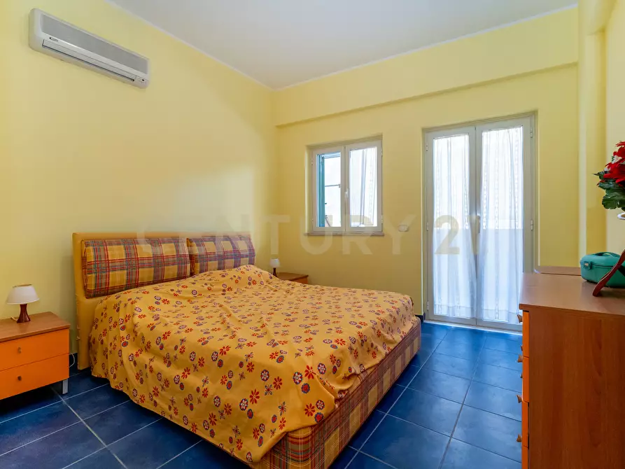 Immagine 25 di Bilocale in vendita  in Via Lungomare 2 a Sant'alessio Siculo