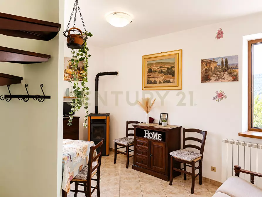 Immagine 7 di Bilocale in vendita  in Via Remedi 55 a Abbadia San Salvatore