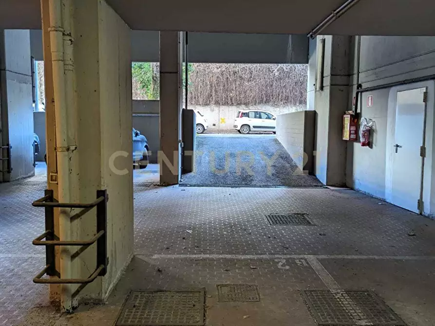 Immagine 6 di Garage in vendita  in Via Paolo Barison 14 a Roma