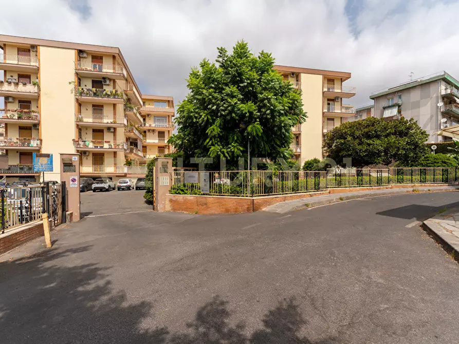 Immagine 2 di Trilocale in vendita  in Via Nizzeti 66 a Tremestieri Etneo