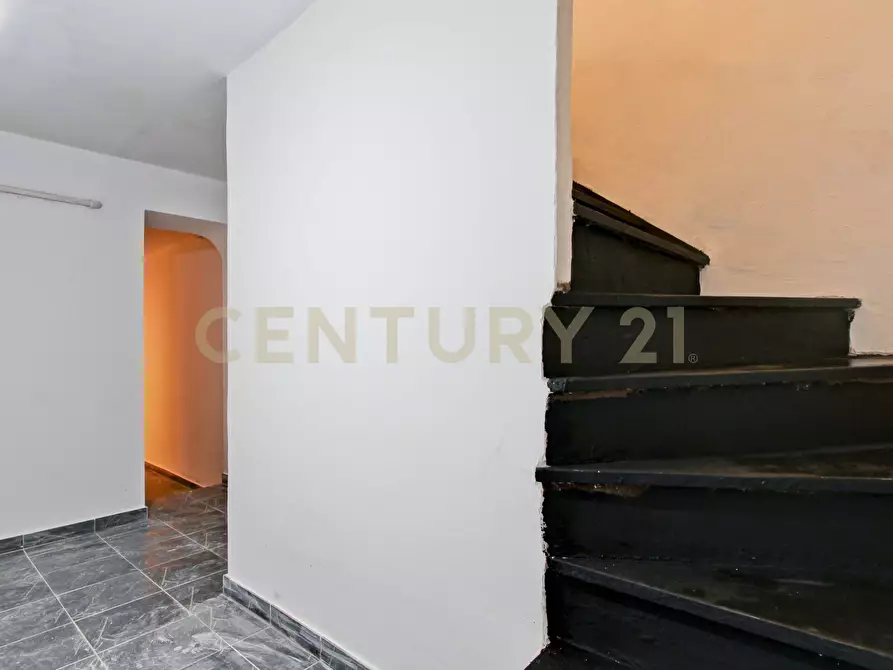 Immagine 15 di Locale commerciale in vendita  in Via Ruggero Fauro 21 a Roma