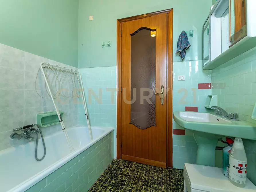 Immagine 24 di Pentalocale in vendita  in Via Messina 523 a Catania