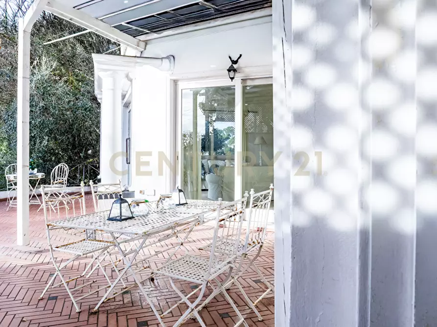 Immagine 14 di Villa in vendita  in Via Tuoro 11 a Capri