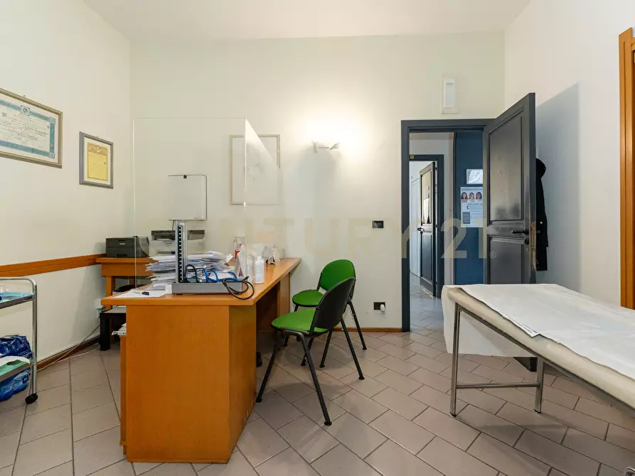 Immagine 35 di Ufficio in vendita  in Stradale Cravone 3 a Catania