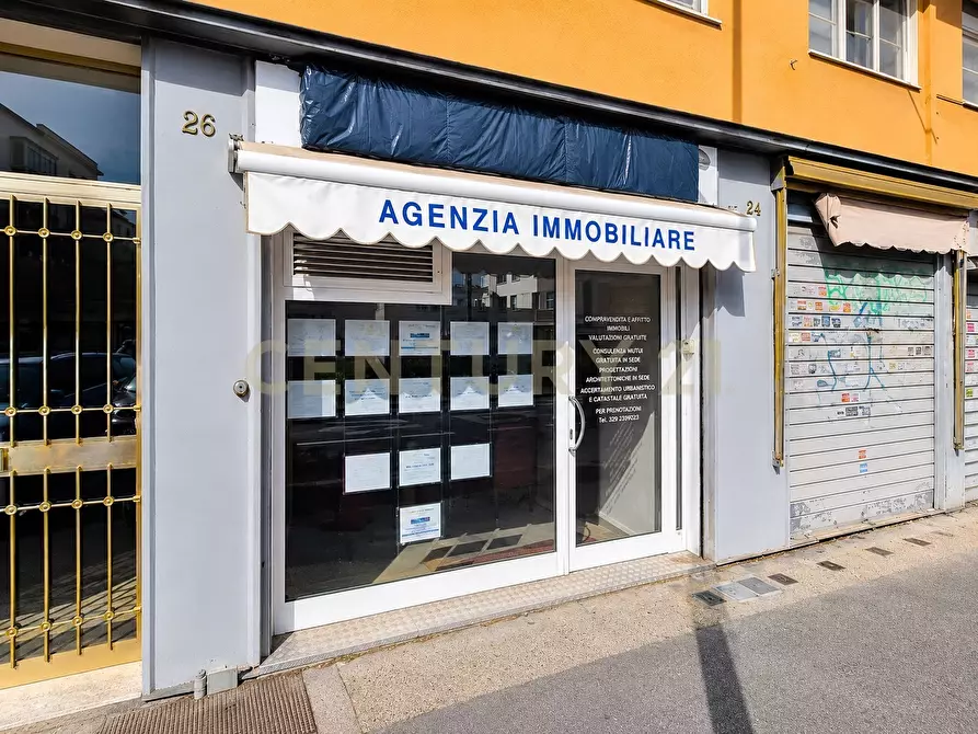 Immagine 7 di Attività commerciale in vendita  in Via Val Chisone 24 a Roma