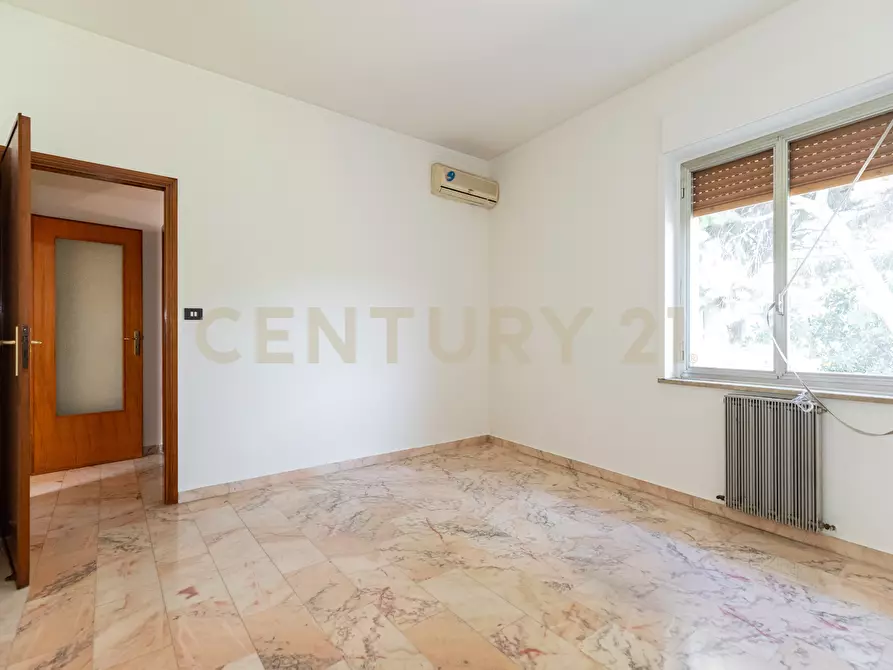 Immagine 29 di Pentalocale in affitto  in Viale Lorenzo Bolano 45 a Catania