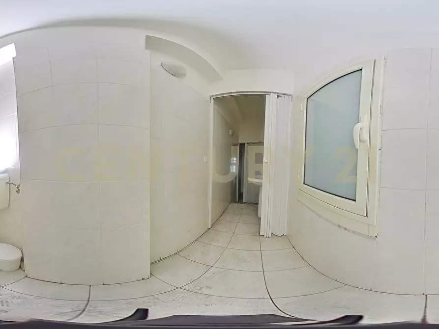 Immagine 33 di Locale commerciale in vendita  in Via Cagliari 51 a Catania