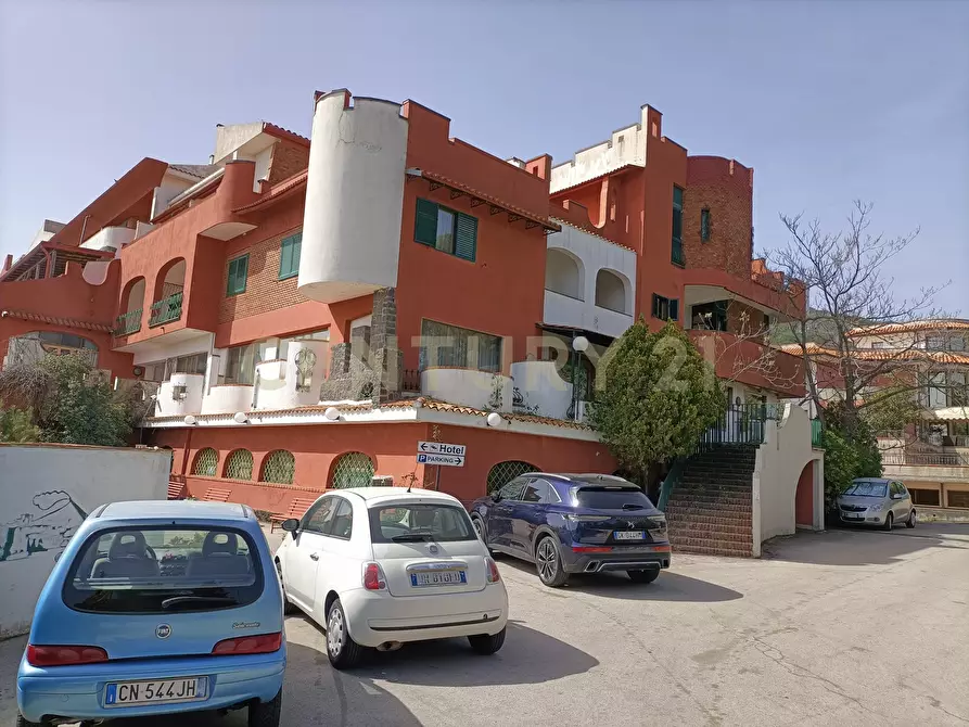 Immagine 32 di Albergo/B&B/Residence in vendita  in Via Etnea 163 a Nicolosi