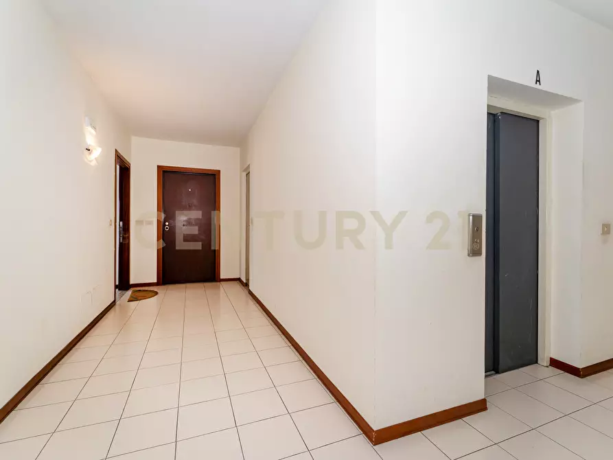 Immagine 6 di Quadrilocale in vendita  in Viale Librino 1 a Catania