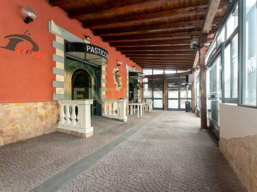 Immagine 9 di Bar / Ristorante in vendita  in Viale Papa Giovanni XXIII 46 a Camporotondo Etneo