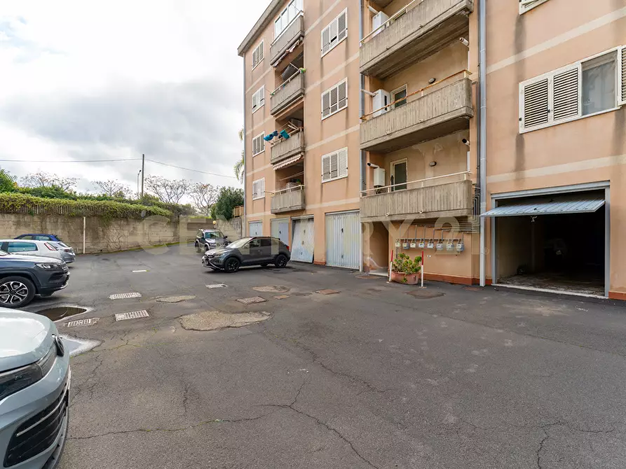 Immagine 42 di Pentalocale in vendita  in Via Nino Martoglio 13 a Valverde