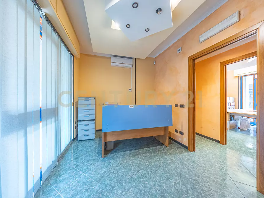 Immagine 2 di Ufficio in vendita  in Via Claudio Villa 81 a Roma