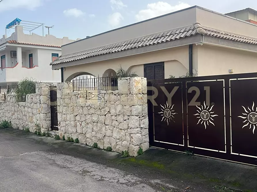 Immagine 1 di Villa in affitto  in Baia Portobello 35 a Catania