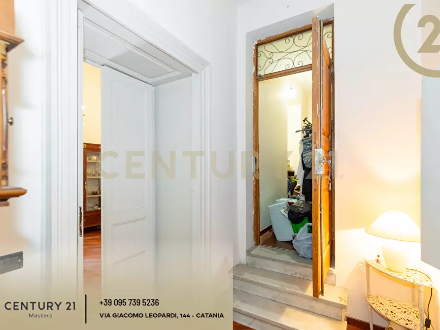 Immagine 86 di Pentalocale in vendita  in Via Etnea 196 a Catania