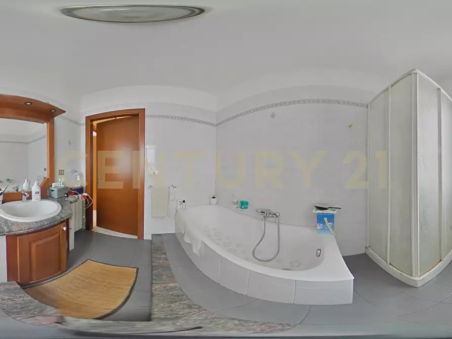 Immagine 80 di Villa in vendita  in Via Santa Rosa da Lima 17 a Catania