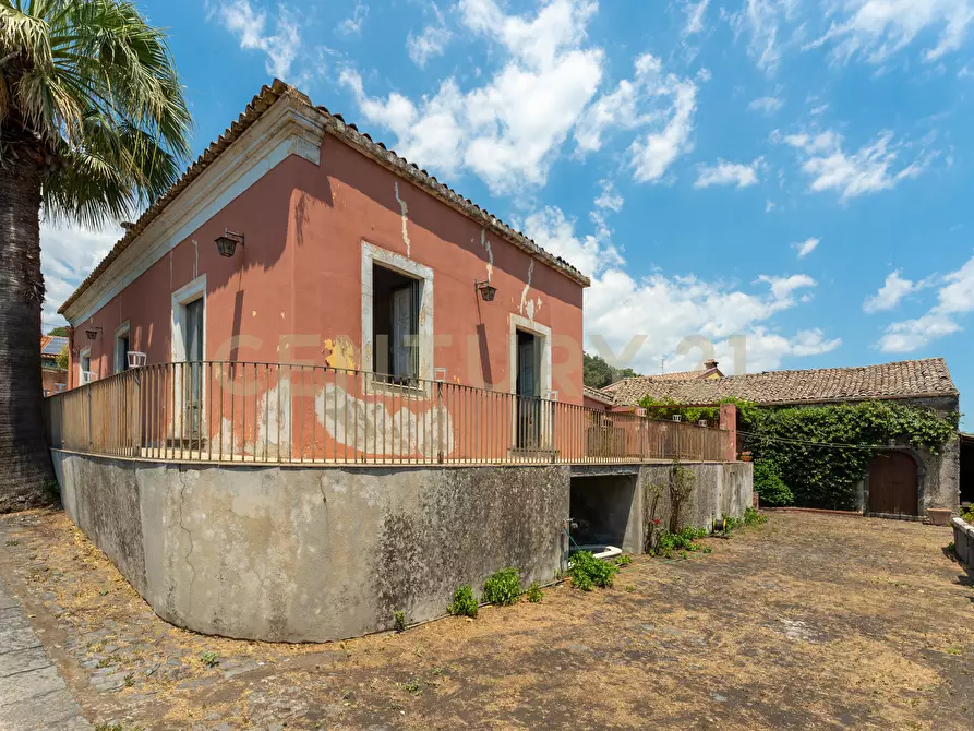 Immagine 9 di Villa in vendita  in Piazza F. M. Scuderi 7 a Viagrande