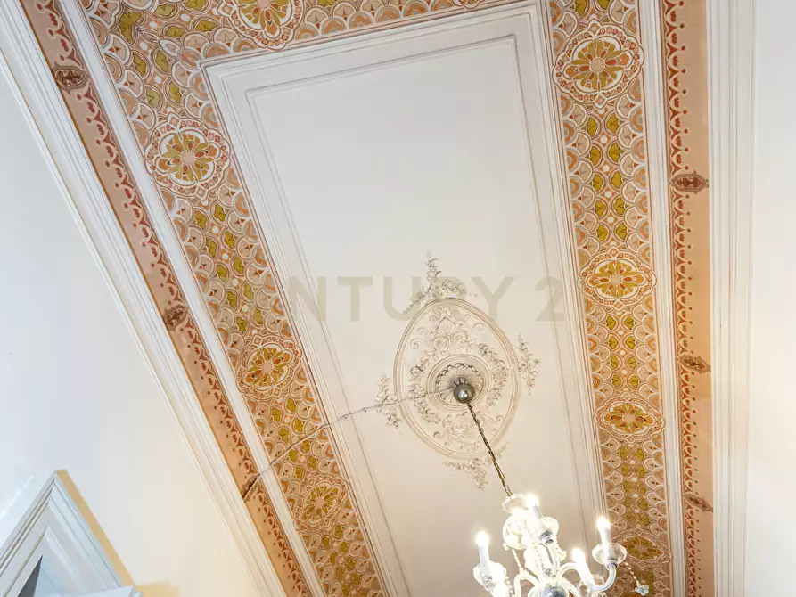 Immagine 11 di Pentalocale in vendita  in Via Etnea 196 a Catania