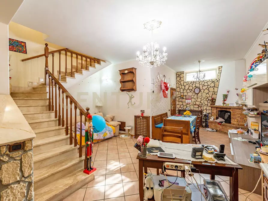 Immagine 13 di Villa in vendita  in Via Aci Sant'Antonio 21 a Roma