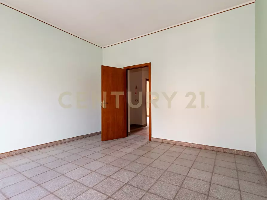 Immagine 18 di Pentalocale in vendita  in Via Casale dei Greci 34 a Adrano