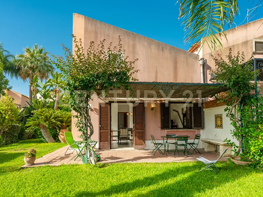 Immagine 1 di Villa in vendita  in Contrada Arcile a Augusta