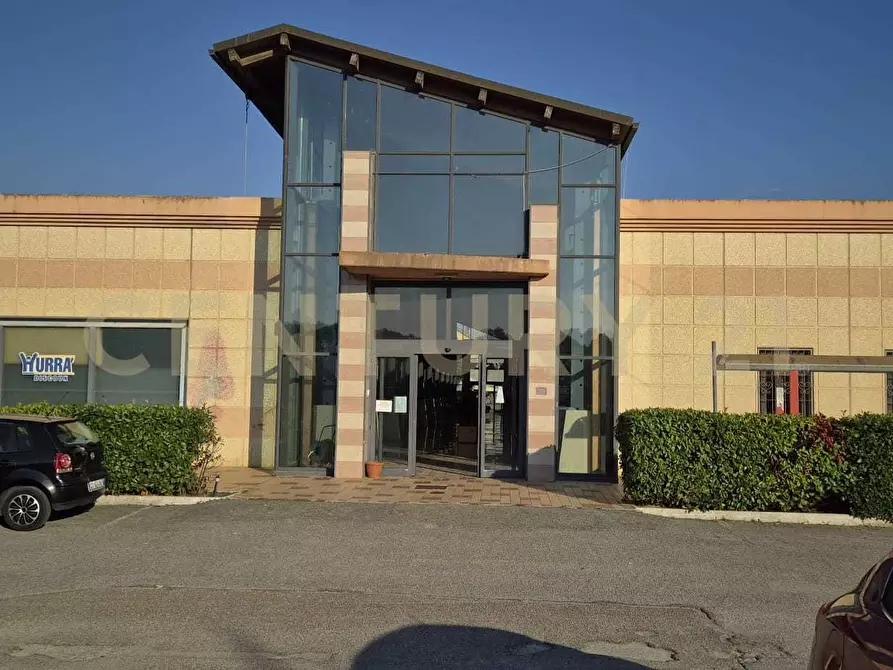 Immagine 1 di Locale commerciale in vendita  in Via Franco Borgo a Civitella Paganico