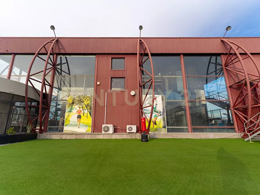 Immagine 5 di Attività commerciale in vendita  in Viale del Commercio a Misterbianco