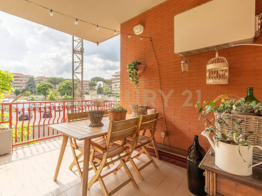 Immagine 8 di Quadrilocale in vendita  in Via Moggio Udinese 28 a Roma