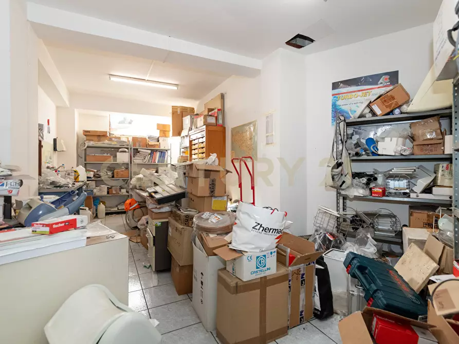 Immagine 29 di Pentalocale in vendita  in Via Pietra dell'Ova 396396 a Tremestieri Etneo