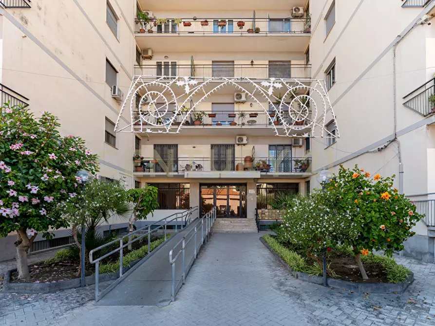 Immagine 1 di Pentalocale in vendita  in Via Messina 523 a Catania