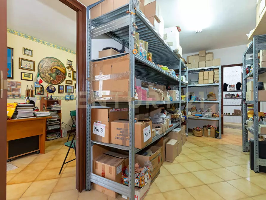 Immagine 19 di Locale commerciale in vendita  in Via Antonio Gramsci 3434 a Fiumefreddo Di Sicilia