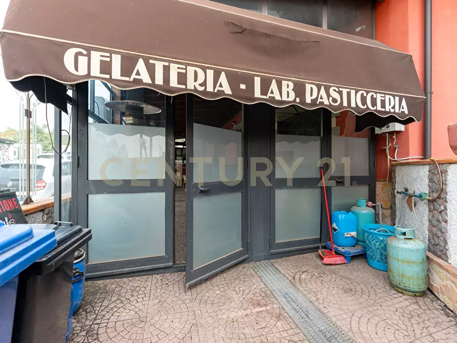 Immagine 8 di Bar / Ristorante in vendita  in Viale Papa Giovanni XXIII 46 a Camporotondo Etneo