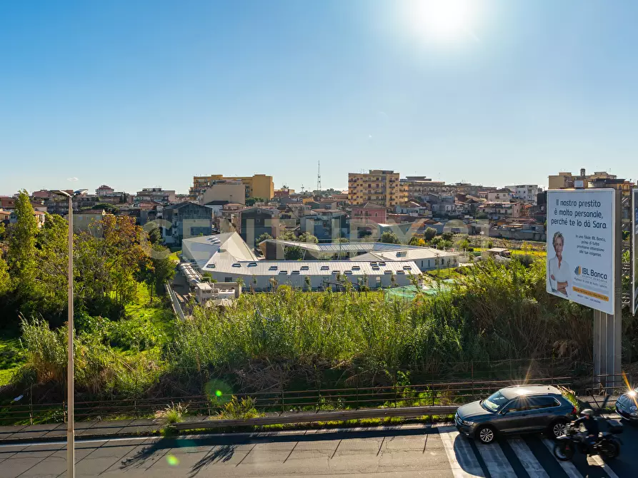 Immagine 54 di Pentalocale in vendita  in Via Lo Jacono Francesco 53 a Sant'agata Li Battiati