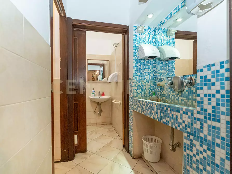 Immagine 12 di Locale commerciale in vendita  in Via Monsignor Ventimiglia snc a Catania